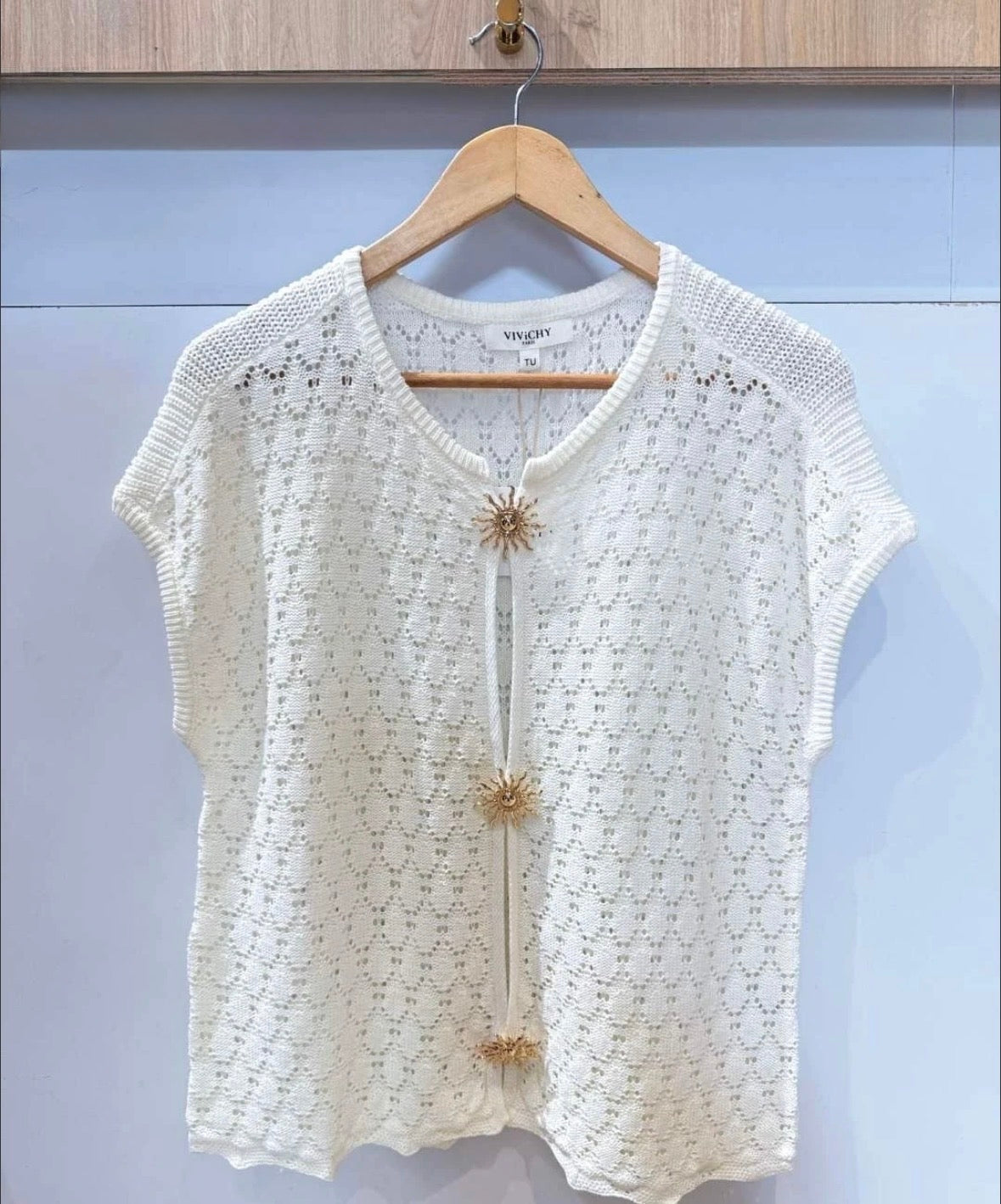Gilet crochet avec broches soleil ☀️